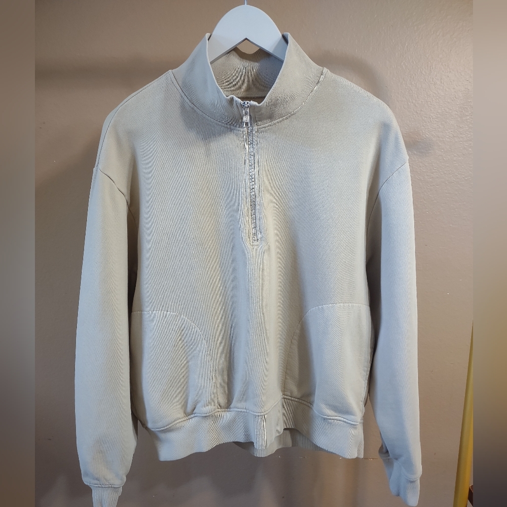 MATE the Label Half-Zip Pullover Sweatshirt in Light Beige/Cream
